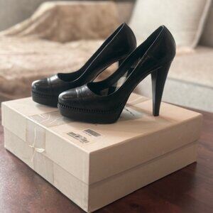 Burberry Black Leather Closed Toe Heel Pumps Women Size 7, EUR 38